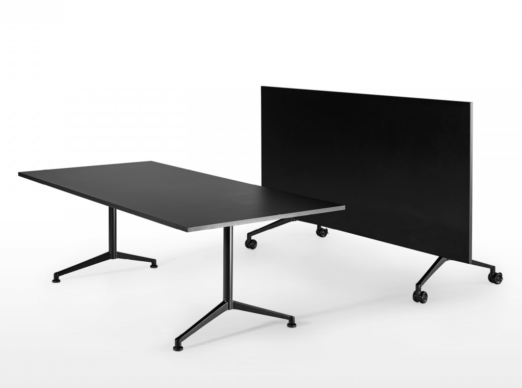 Ur Folding Table - Image 2